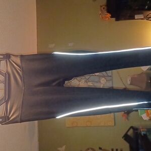 😁Jessica Simpson faux leather look warm up leggings